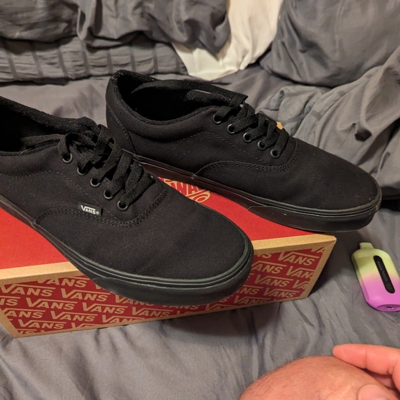 Black vans - Picture 2 of 5
